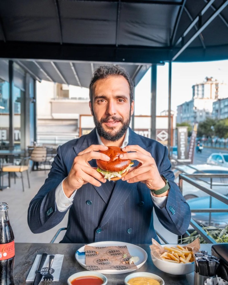 masterchef barbaros yologlu kimdir nerelidir kac yasindadir